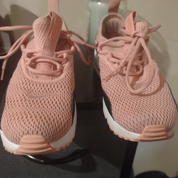 Kids Nike Sneakers - Picture 1 of 4